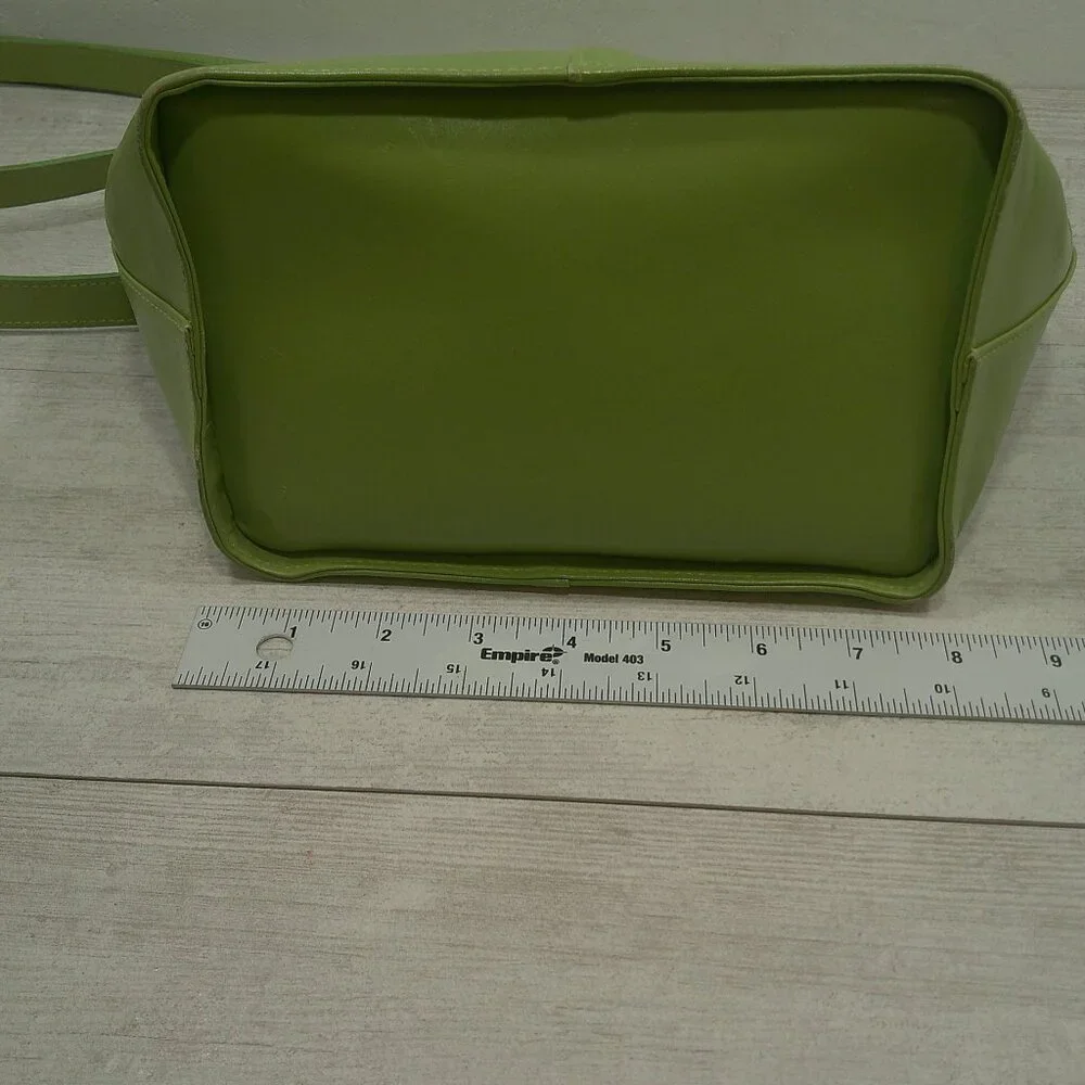Vintage Nordstrom Made in Italy Green Leather hexagonal Bag Purse Pocketbook